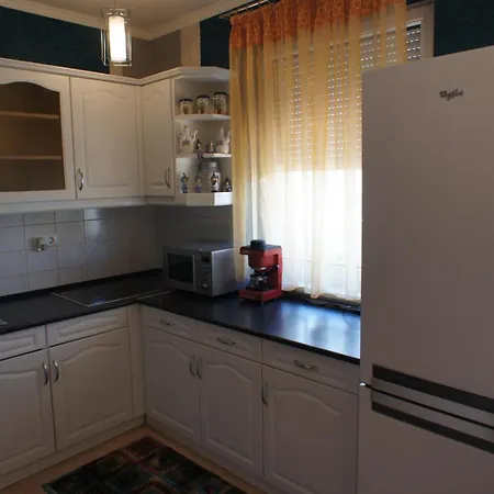 Sienna Beach Apartman שיופוק