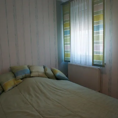 Sienna Beach Apartman * שיופוק